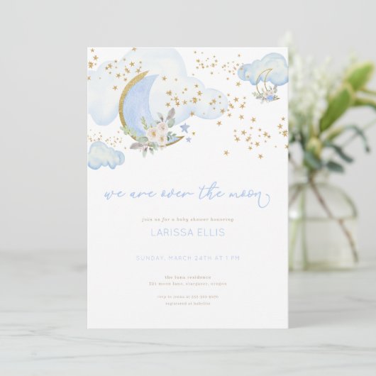 ブルーボーイ我々は月の上にあるベビーシャワー招待状 招待状 (スタンド正面)