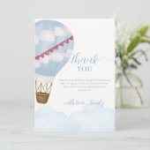 ブルーボーモダンホホットエアバルーン赤ちゃんシャワー サンキューカード (スタンド正面)