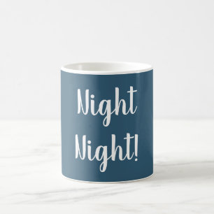 ブルーマグと夜のホワイトタイポグラフィ コーヒーマグカップ