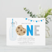 ブルーミルクとコokiesのファーストバースデー ミニマル 招待状 (スタンド正面)