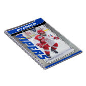 ブルーメタルアイスホッケープレイヤーキープサケスパイラル ノートブック (右側)