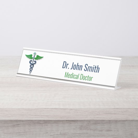 ブルーメディカルカドゥセスグリーンウイングクロススタイリッシュ デスクネームプレート (正面)