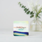 ブルーモダンとトルコイズ抽象芸術タイポグラフィ スクエア名刺 (スタンド正面)