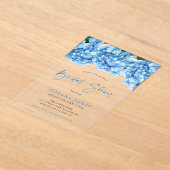 ブルーモダンアジサイフローラブライダルシャワー アクリル招待状 (レイダウン)