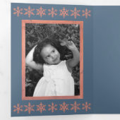 ブルーモダンスノーフレークコラージュ5写真 三つ折りクリスマスカード (内部最初)