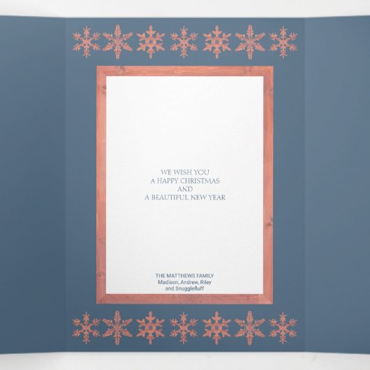 ブルーモダンスノーフレークコラージュ5写真 三つ折りクリスマスカード (内部中)