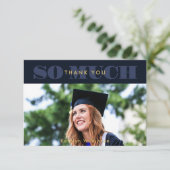 ブルーモダンタイポグラフィシンプル写真卒業 サンキューカード (スタンド正面)