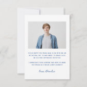 ブルーモダンタイポグラフィシンプル写真卒業 サンキューカード (裏面)