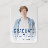 ブルーモダンタイポグラフィ写真卒業招待状 エンクロージャーカード (正面)