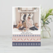 ブルーモダンノルディックセーター飛んでいるトナカイ模様 シーズンカード (スタンド正面)