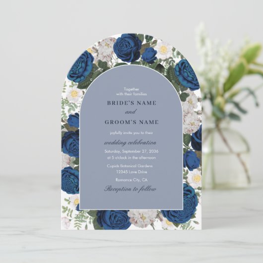 ブルーモダンフローラウォーターカラーエレガントなウェディングアーチ 招待状 (スタンド正面)