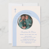 ブルーモダンベージュボホアーチフォトクロスバプテスマ 招待状 (正面)