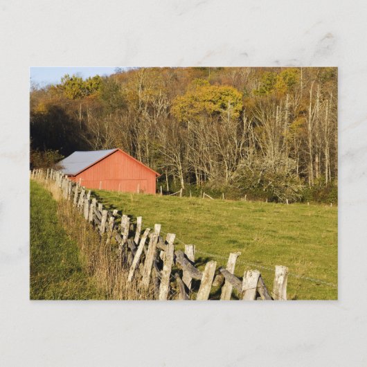 ブルーリッジの赤い納屋とフェンス ポストカード (正面)