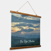 ブルーリッジマウンテンズアシェヴィルノースカロライナ 吊り下げ型タペストリー (傾斜あり)