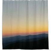 ブルーリッジ山脈のゴツゴツした庭の日没 シャワーカーテン (正面)