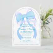 ブルーリボン男の赤ちゃんシャワーアーチ 招待状 (スタンド正面)