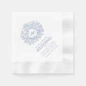 ブルーリーフサークルモノグラム結婚アートのカスタム 縁ありカクテルナプキン (正面)