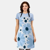 ブルーレトロスタイルデイジーとダークブルーのドット エプロン (着用した状態)