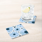 ブルーレトロスタイルデイジーとダークブルーのドット スクエアペーパーコースター (インサイチュ)