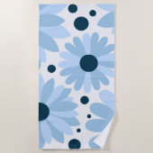 ブルーレトロスタイルデイジーとダークブルーのドット ビーチタオル (正面)
