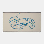 ブルーロブスターラインスケッチオンサンディビーチタンカラー デスクマット (正面)