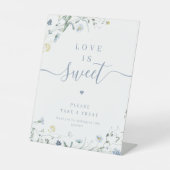 ブルーワイルドフラワースクリプト素朴な愛は甘い 台座サイン (正面)