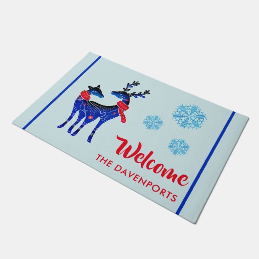 ブルー北欧クリスマストナカイのペアへようこそ ドアマット (アングル)