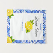 ブルー地中海のタイルレモンブライダルシャワー タペストリー (正面(横))