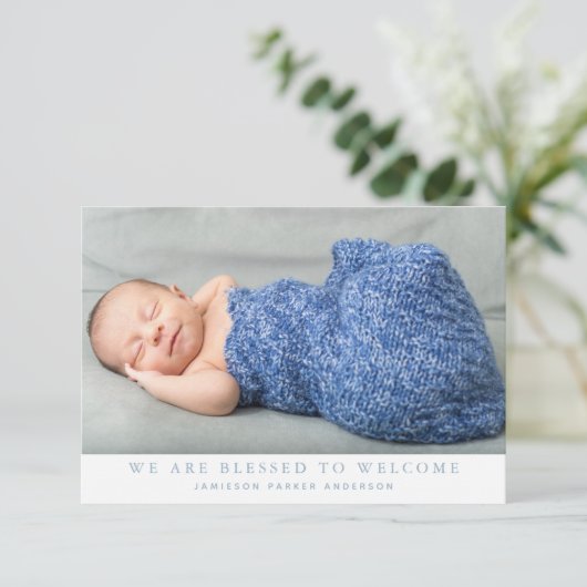 ブルー我々は写真賛美コラージュ男の赤ちゃん誕生 案内状 (スタンド正面)