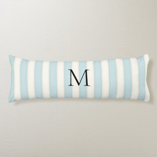 ブルー淡い色の&アンティークホワストライプイトモノグラムの ボディピロー (正面)