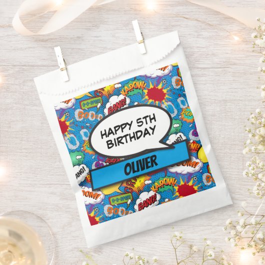 ブルー漫画ブックスーパーヒーローバースデーパーティー フェイバーバッグ (クリップ留めされた状態)