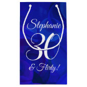 ブルー王室の30歳と誕生日パ気のあるそぶりをしたーティー スモールペーパーバッグ (裏面)