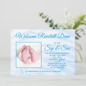 ブルー生まれたばかりの男の赤ちゃん園区と表示されるカスタム写真 招待状 (スタンド正面)