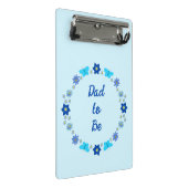 ブルー男の赤ちゃん蝶と花のカスタム ミニクリップボード (アングル)