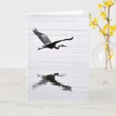 ブルー素晴らしヘロン飛んでいる カード (黄色い花)