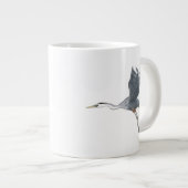 ブルー素晴らし・ヘロン飛行中 ジャンボコーヒーマグカップ (正面右)