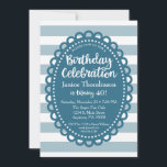 ブルー誕生日招待状かわいいワイドストライプ大人 招待状<br><div class="desc">青と白の可愛い青の誕生日の招待状，青と白のチョンキーの水平ストライプなおもしろいループ文字フレームを搭載。この誕生日カジュアル招待状は18日20日30日35日45日55日65日75日85日95日95日100以上を含む任意の年齢に最適である。</div>