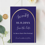 ブルー金ゴールドアーチ誕生日 セーブザデート<br><div class="desc">70歳（または任意の年齢）の誕生日パーティーの日付カードを保存。ダークブルーの背景飾と金ゴールドフェイクアーチ。日付と名前をカスタマイズして追加する。文字:70と日付の保存は大きな書トレンディーの手入力されたスタイルスクリプトを含む。</div>