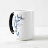 ブルー飛んでいるバターフライズモルホ モーフィングマグカップ (正面左)