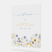 ブルー＆イエローのワイルドフラワー ブライダルシャワーのお出迎え アクリルサイン (傾斜)