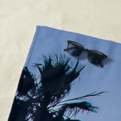 ブルー&オレンジサンセットパームツリーシルエット ビーチタオル (インサイチュ)