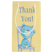 ブルー·カリコ·ベアが椅子に微笑む スモールペーパーバッグ (正面)