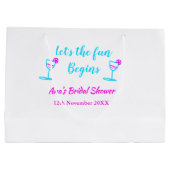 ブルー、ピンクのワイングラス ブライダルシャワーパーティー　楽しい時間を始めましょう ラージペーパーバッグ (裏面)