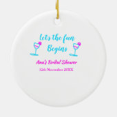 ブルー ピンクのワインボトル ブライズ シャワーパーティー 楽しい時間を始めましょう セラミックオーナメント (裏面)