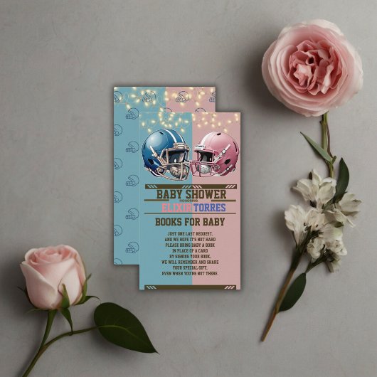 ブルー&ピンクアメリカンフットボールのヘルメット赤ちゃんシャワー エンクロージャーカード