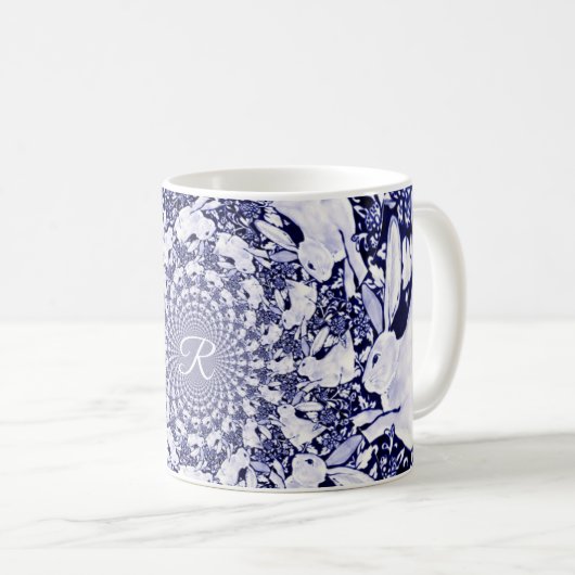 ブルー&ホワイトウサギウサギフラクタルモノグラム コーヒーマグカップ (正面右)