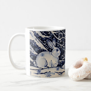 ブルー&ホワイトウサギ冬の森林雪 コーヒーマグカップ