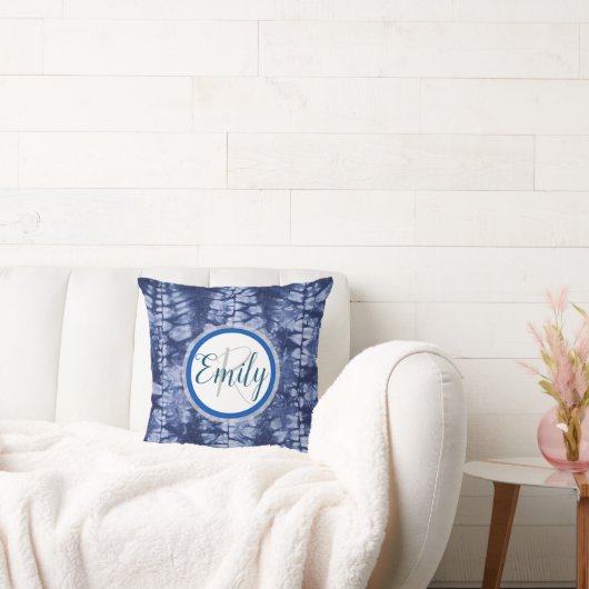 ブルー&ホワイトシボリサークル絞り染めモノグラム名 クッション (ソファ)