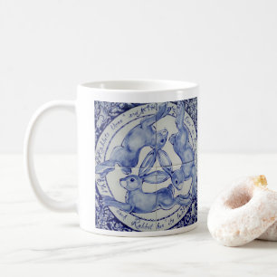 ブルー&ホワイトスリーウサギメダリオンシンボル コーヒーマグカップ
