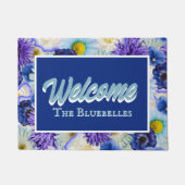 ブルー＆ホワイト フラワー パーソナライズ エントランス ウェルカム ドアマット (正面)